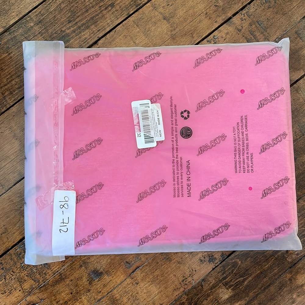2/$30 BNIB - Mosiso Hot Pink 13.3 inch laptop case - Picture 2 of 6